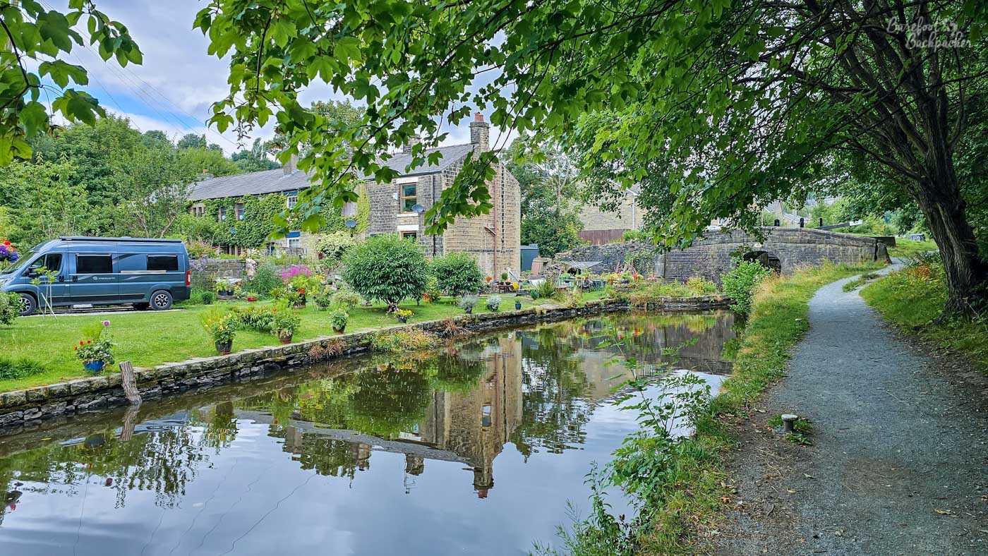 Hiking the Huddersfield and Ashton Canals